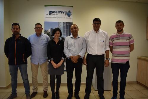 Parte del equipo de Politiv Europa junto al  Avner Golan CEO de la empresa y Ahed Wated, el especialista en fabricación de Politiv Ltd.