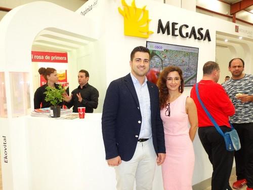 Ismael Méndez y María Méndez, adjunto a la dirección de Megasa y administrativa de la empresa, respectivamente.