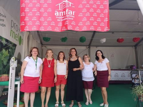 Representantes de AMFAR,  Federación de Mujeres y Familias del Ámbito Rural, organizadores del evento agrícola en Membrilla.