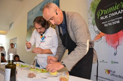 Alberto Cuadrado también se ha unido al chef Toni García para mostrar sus dotes culinarias