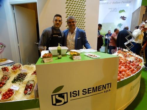 El cocinero Héctor Solaz junto a José Gómez, de ISI Sementi