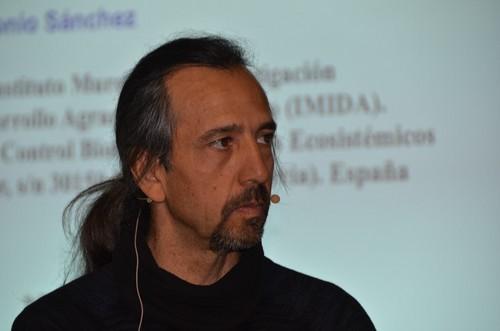Juan Antonio Sánchez, del IMIDA, explicó las distintas adaptaciones que se han hecho del proyecto de Sygenta.