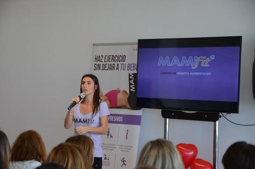 Charla de la empresa MamiFit para concienciar sobre el cuidado antes, durante y después del embarazo.