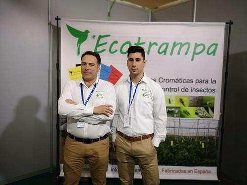 Sergio Carretero, de Ecotrampa, con su compañero.