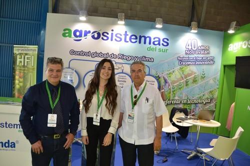 Peter Smith, Alba Pérez y Andrés Molina, de Agrosistemas