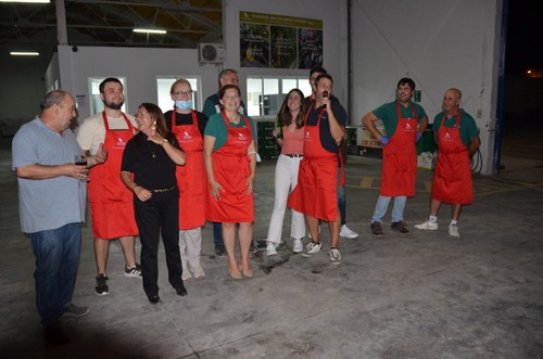 Espectacular actuación de los cocineros y camareros en la noche de Cerrillo y Pérez