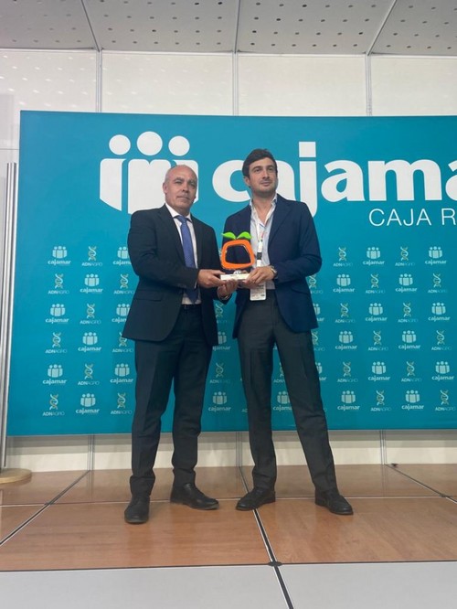 Alhóndiga La Unión recibe el premio a la comercialización.