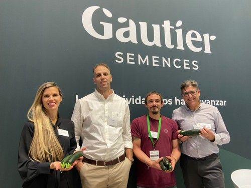 Equipo de Almería Gautier Semillas con su nuevo calabacín que han presentado en la feria