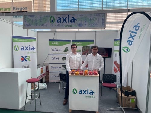 A la derecha, Pedro Pesquera, Product Development de Axia Semillas junto a José Antonio Pérez, Sales