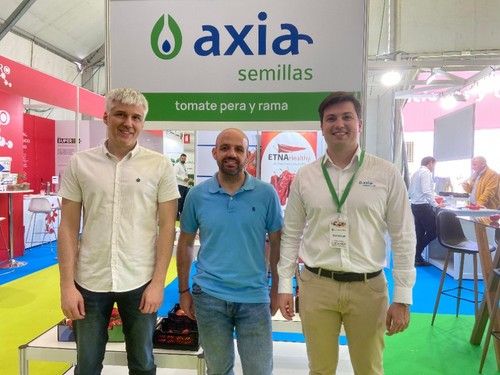 Alejandro Lucas, José Duarte y José Antonio Pérez, parte del equipo de Axia Semillas.