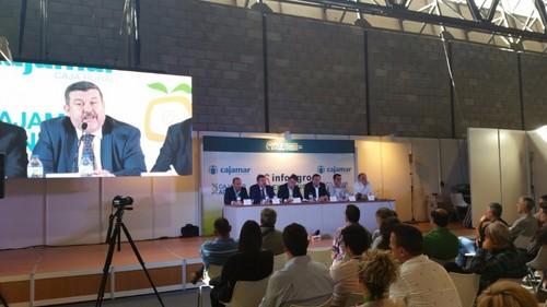 José Antonio Gutiérrez, director de Fhalmería, expuso la situación de las cotizaciones de las hortalizas desde el punto de vista periodístico