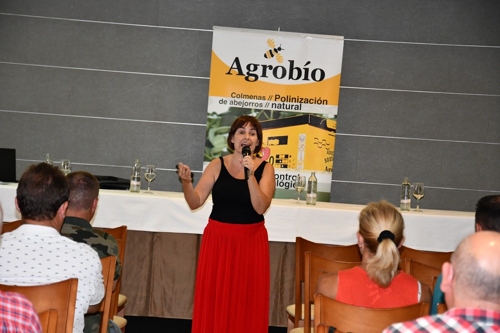 Agrobío reúne a cientos de agricultores en una charla informativa sobre control biológico
