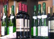 Un viticultor abderitano ofreció el vino de su última cosecha a los alumnos del curso de la UAL