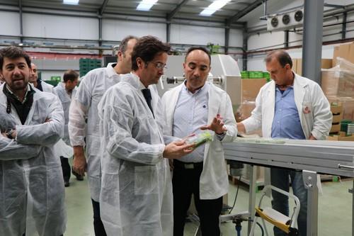 El alcalde de El Ejido visita Cohorsan tras su ampliación e incorporación de tecnología y maquinaria de última generación
