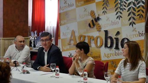 Manuel Cortés traslada su “máximo compromiso” con los agricultores de Adra