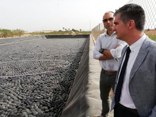 La cubrición de balsas de riego en Murcia evitará la evaporación del 85 por ciento del agua almacenada