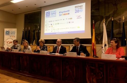 La Junta destaca el potencial de Andalucía para avanzar “con paso firme hacia la digitalización del campo”