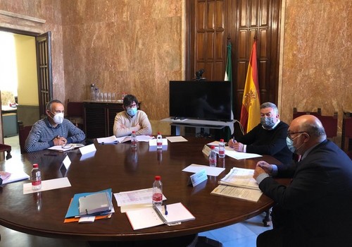 El presidente de SEIASA se reúne con comunidades de regantes de Almería para analizar obras de modernización de regadíos con cargo a los fondos Next Generation
