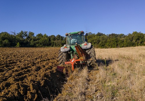 El Gobierno convoca las subvenciones destinadas a financiar avales por un valor de  3 millones de euros para la compra de maquinaria agrícola