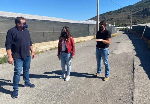 El Ayuntamiento de Dalías invierte 30.000€ en el arreglo de caminos rurales