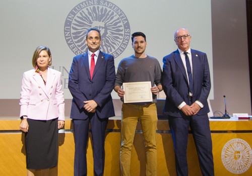 Álvaro Palacios Lara recibe el Premio Trabajo de Fin de Grado de la mano del Colegio de Ingenieros Técnicos de Almería en colaboración con la Escuela Superior de Ingeniería