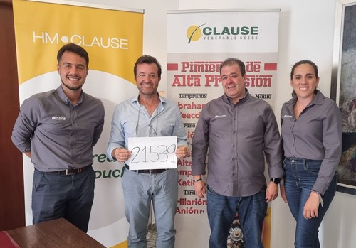 HM.CLAUSE IBÉRICA regala un Peugeot 3008 a un agricultor de Agrupa Inver por comprar sus pimientos