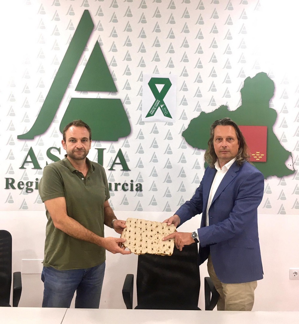 ASAJA Murcia y SECALFLOR unen sus fuerzas para distribuir paneles para la absorción y almacenamiento de agua en cultivos agrícolas