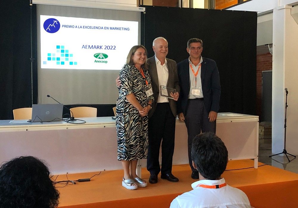 Anecoop recibe el premio a la excelencia en marketing de manos de Aemark