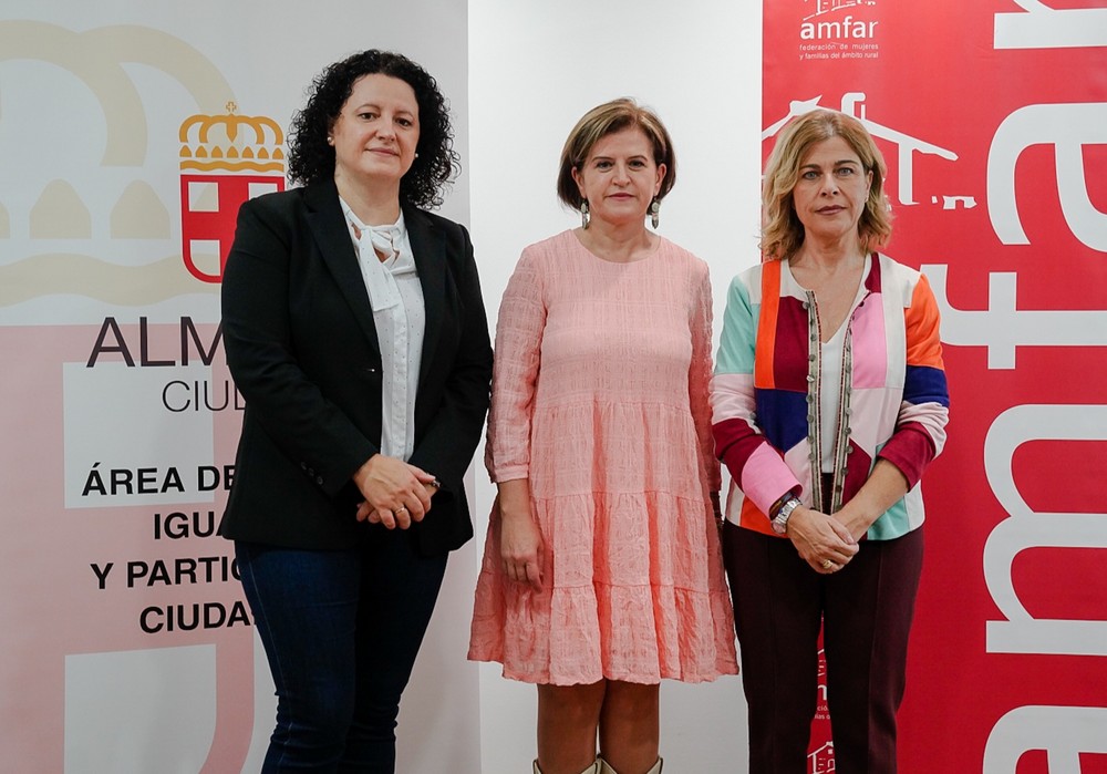 AMFAR celebra una jornada en el Museo de la Guitarra para abordar la situación actual de la mujer en las zonas rurales de Almería