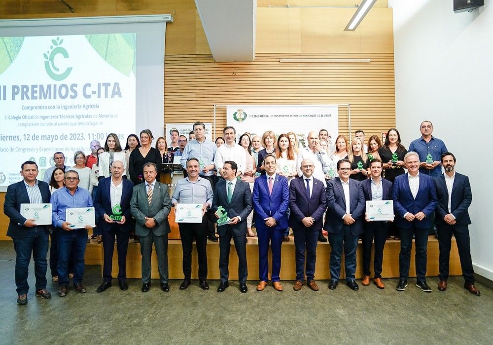 Las instituciones de la provincia acompañan a COITAAL en la gala de los ‘Premios Compromiso – ITA’