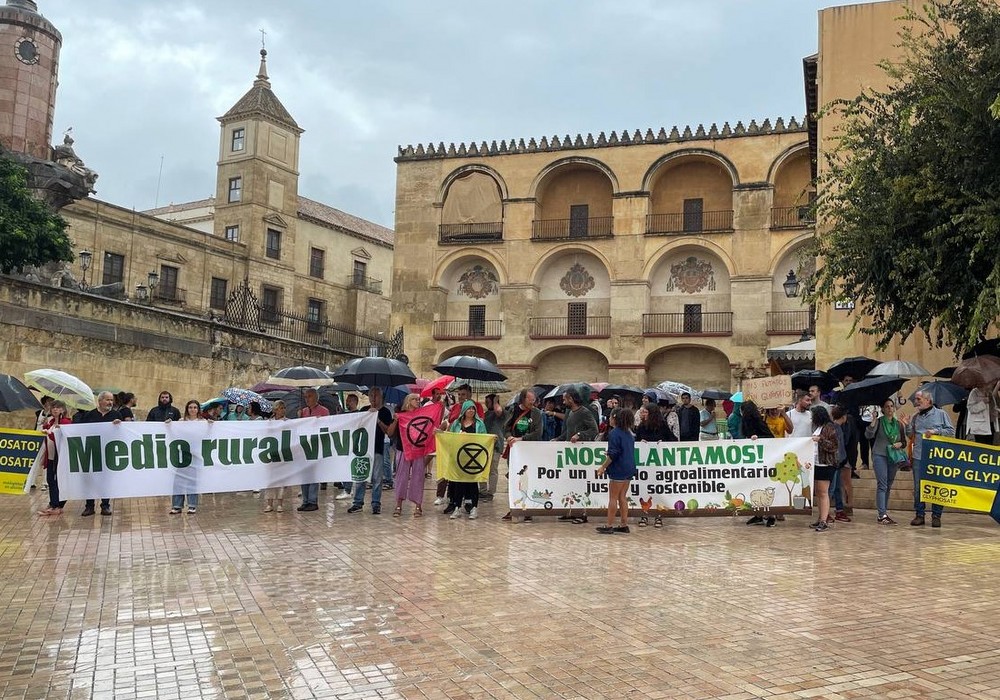 Medio centenar de organizaciones “se plantan” frente a los ministros de Agricultura europeos reunidos en Córdoba para reclamar otro modelo agroalimentario