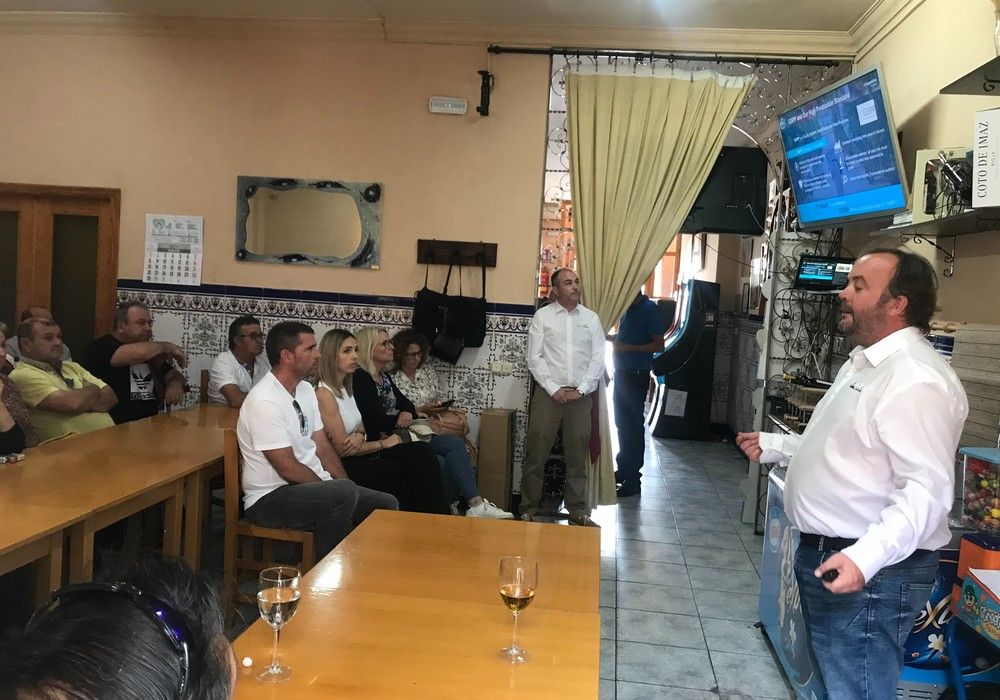 Grupo Agroponiente y Bayern-Seminis ofrecen una charla a agricultores de la zona de Alhama acerca del virus del rugoso