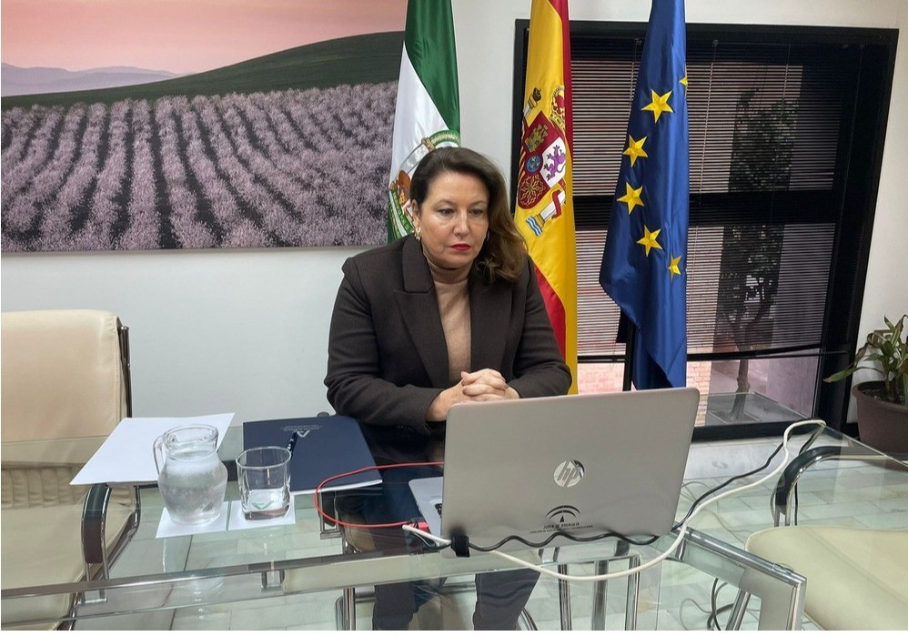 Carmen Crespo reclama al Estado un papel más activo en la defensa de los camiones españoles