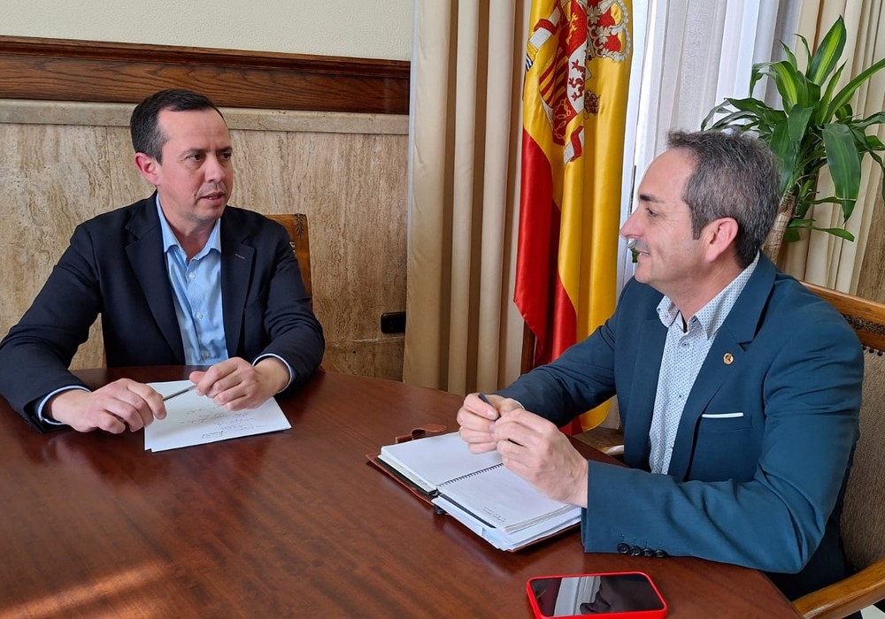 El subdelegado del Gobierno se reúne con el presidente del Colegio Oficial de Ingenieros Técnicos Agrícolas de Almería