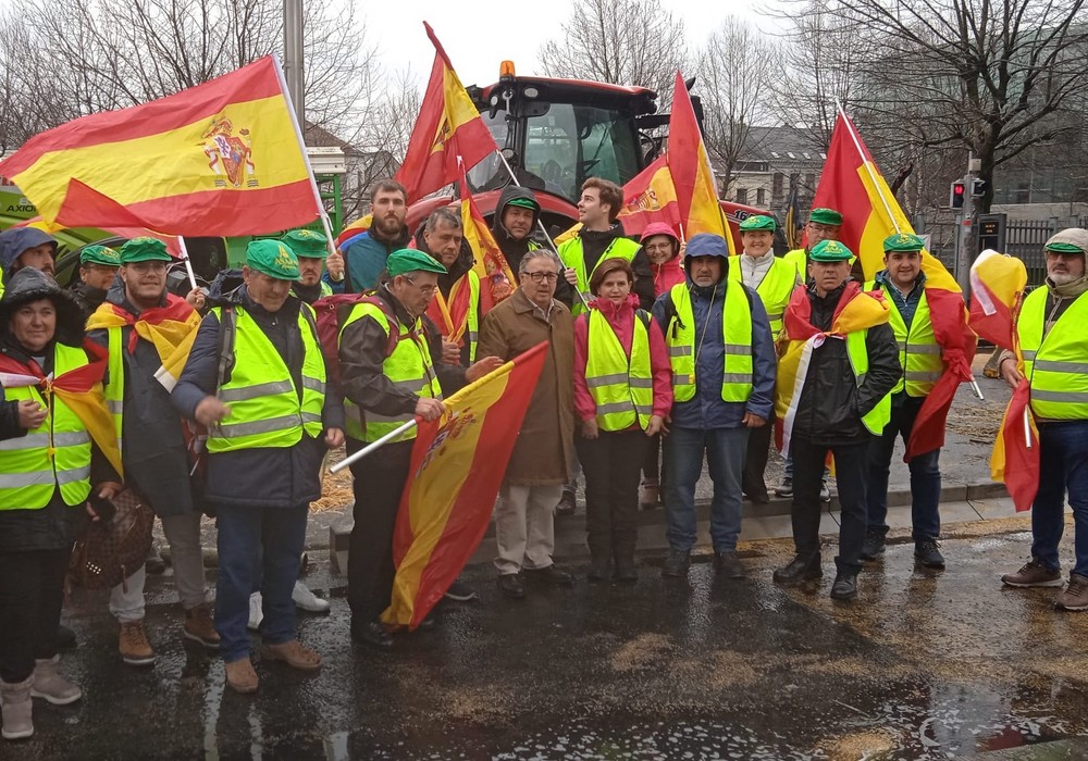 ASAJA se une a la protesta de agricultores europeos  en Bruselas por la crisis en el sector agropecuario