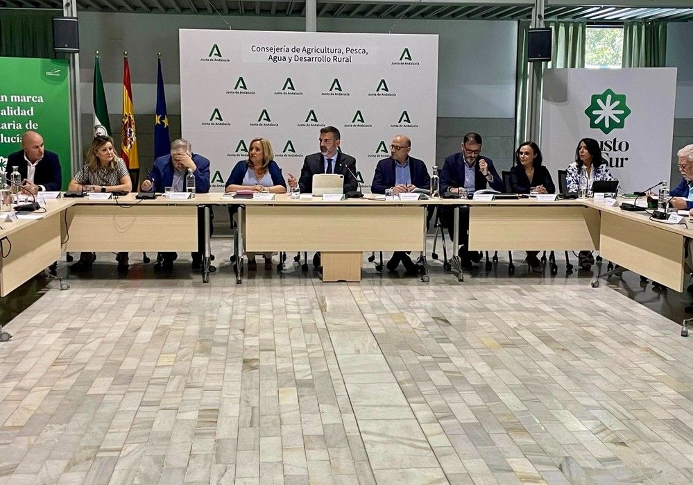 Fernández-Pacheco ratifica la unidad de acción con el sector andaluz en la Mesa de Interlocución Agraria