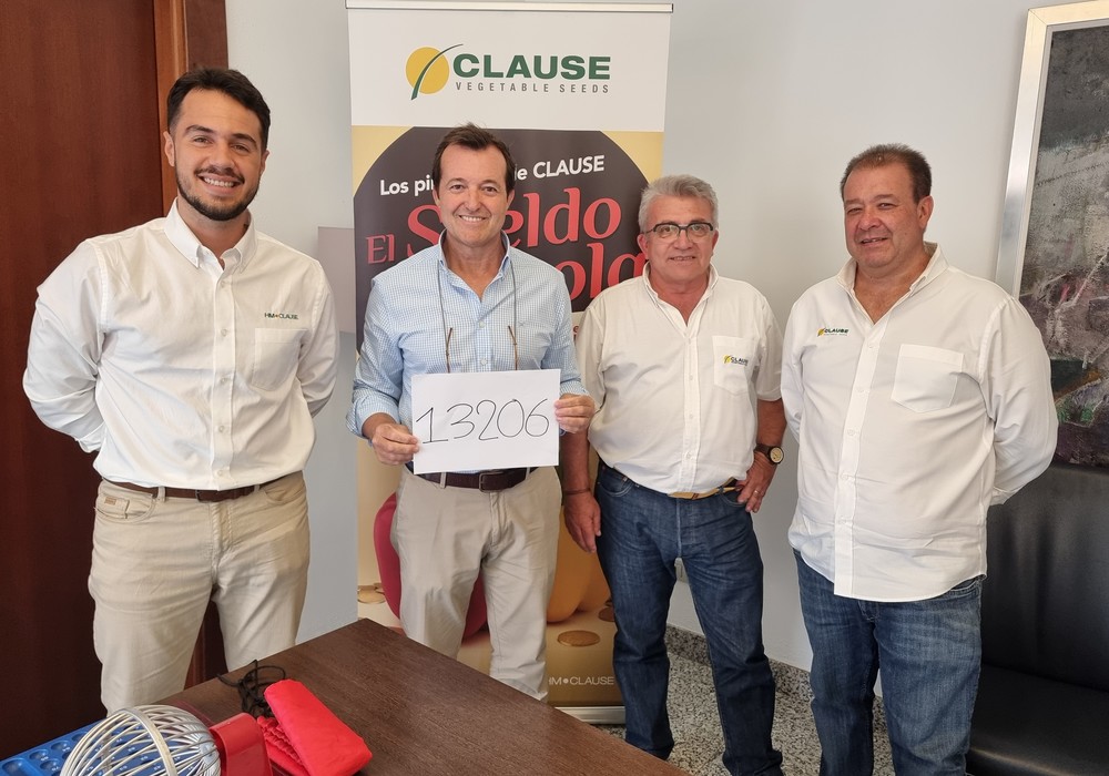 HM.CLAUSE premia al productor de pimiento con la papeleta 13206 con un ‘sueldo agrícola’