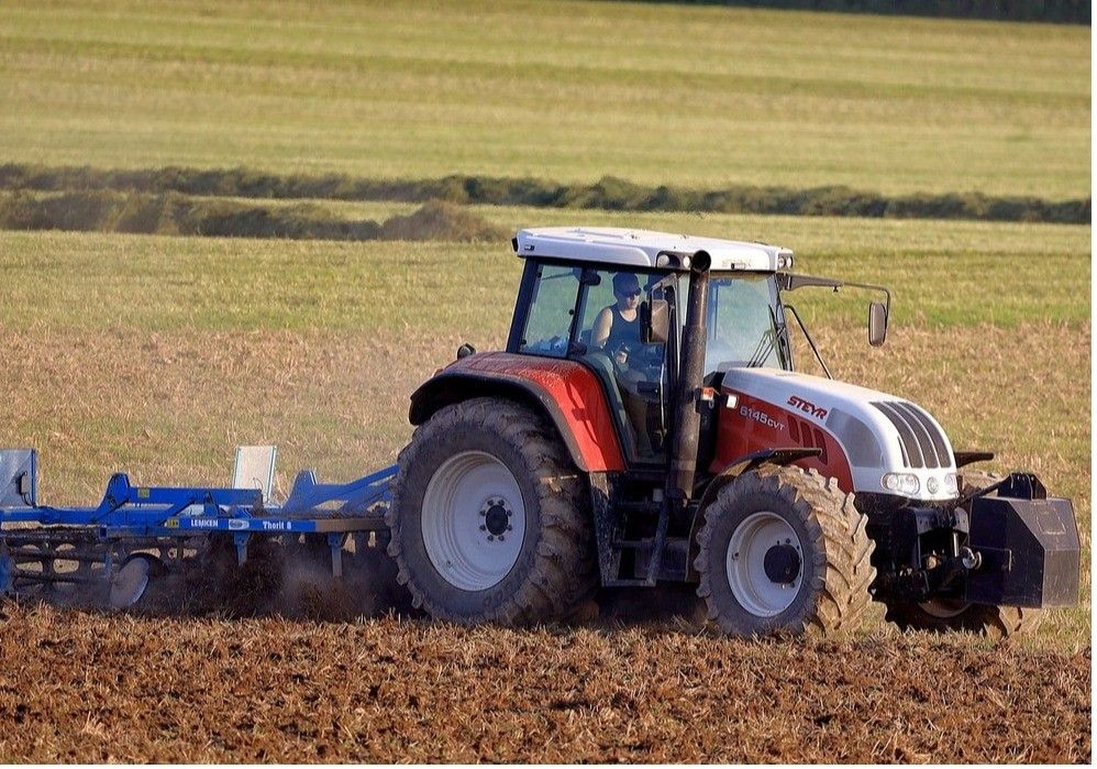 Los agricultores y ganaderos españoles perciben 2.600 millones de euros en pagos anticipados de las ayudas directas de la PAC